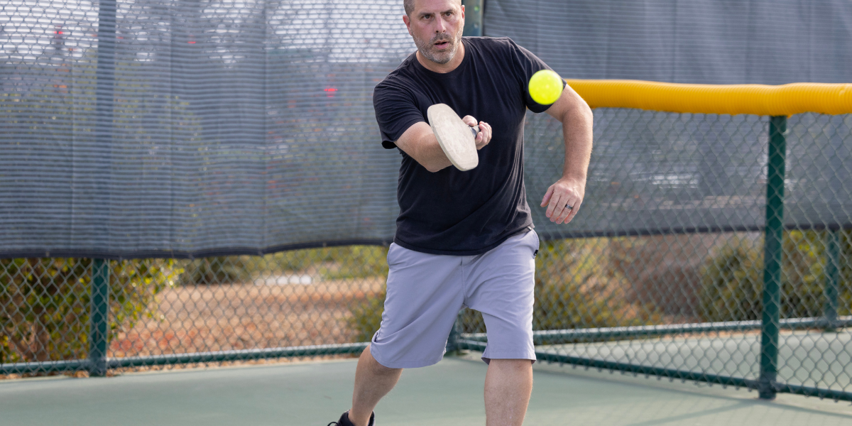 Knee Pain and Meniscus Stress - common picklbe ball injury treated by physiotherapy