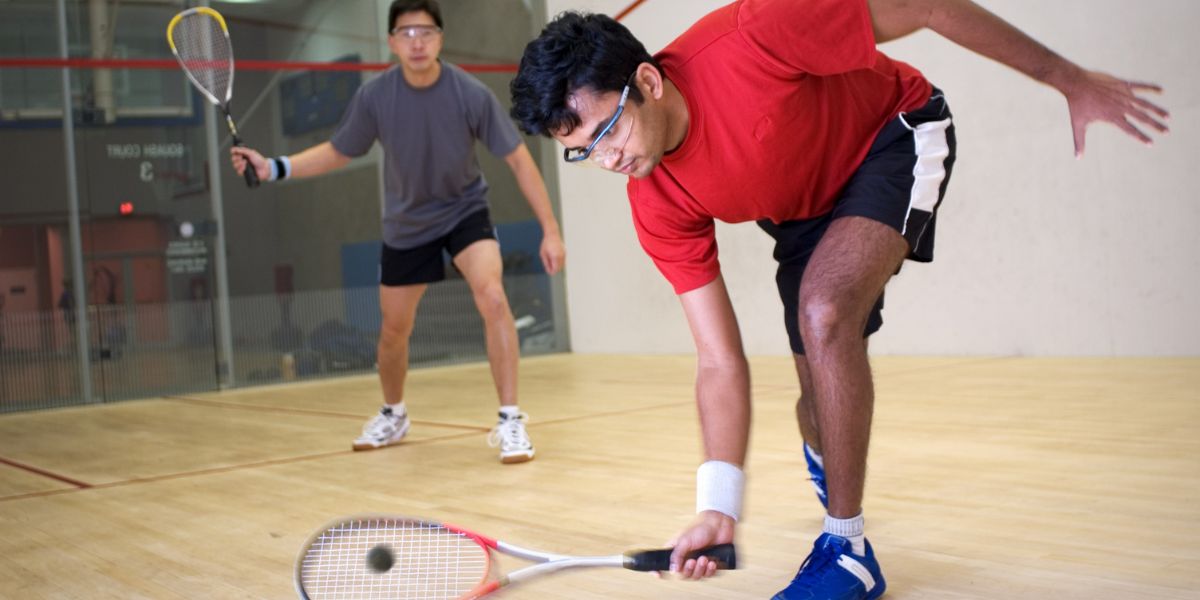 Squash Injury Risks & Prevention Tips from Regis Wellness Physiotherapy