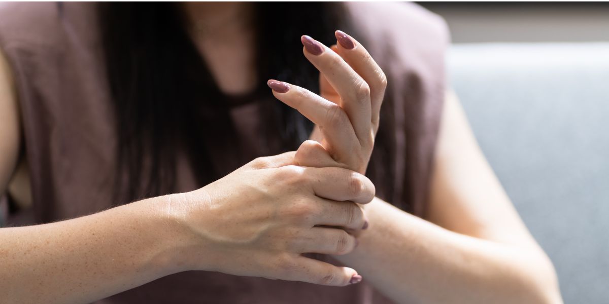 Why Do My Joints Click and Should I Be Worried - Regis Wellness