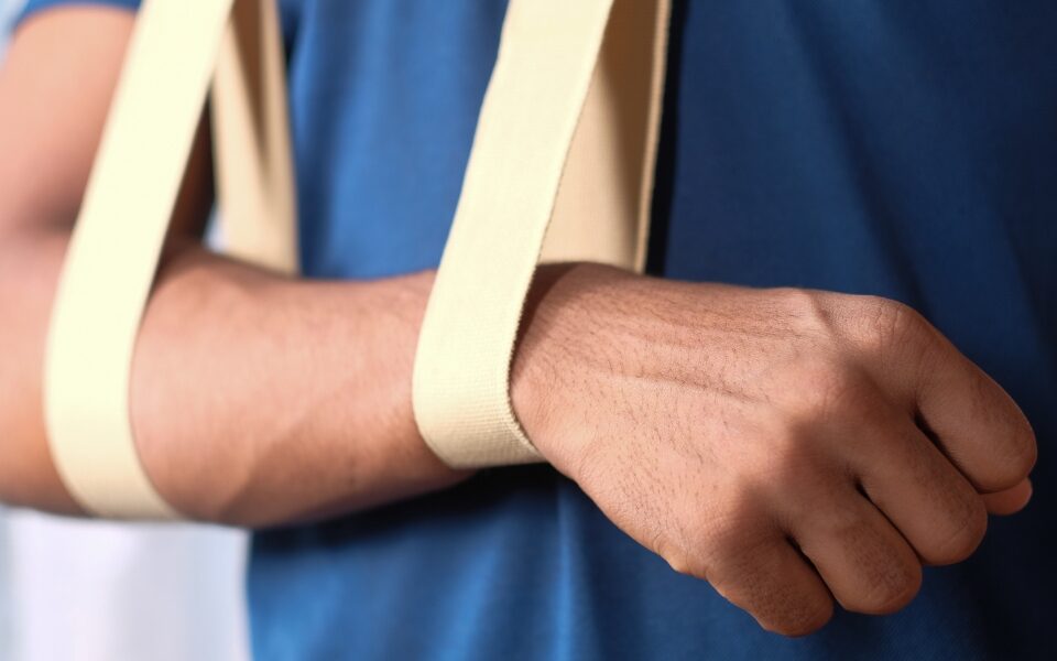 Should You Wear a Brace for Pain? A Physio Explains